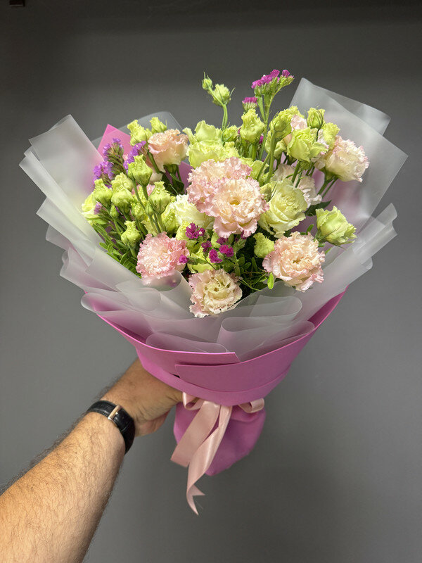 Букет из 9 эустом в нежной упаковке