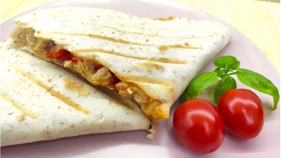 Тортилья Сэндвич с Курицей и Беконом