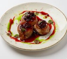 Медальоны из свинины