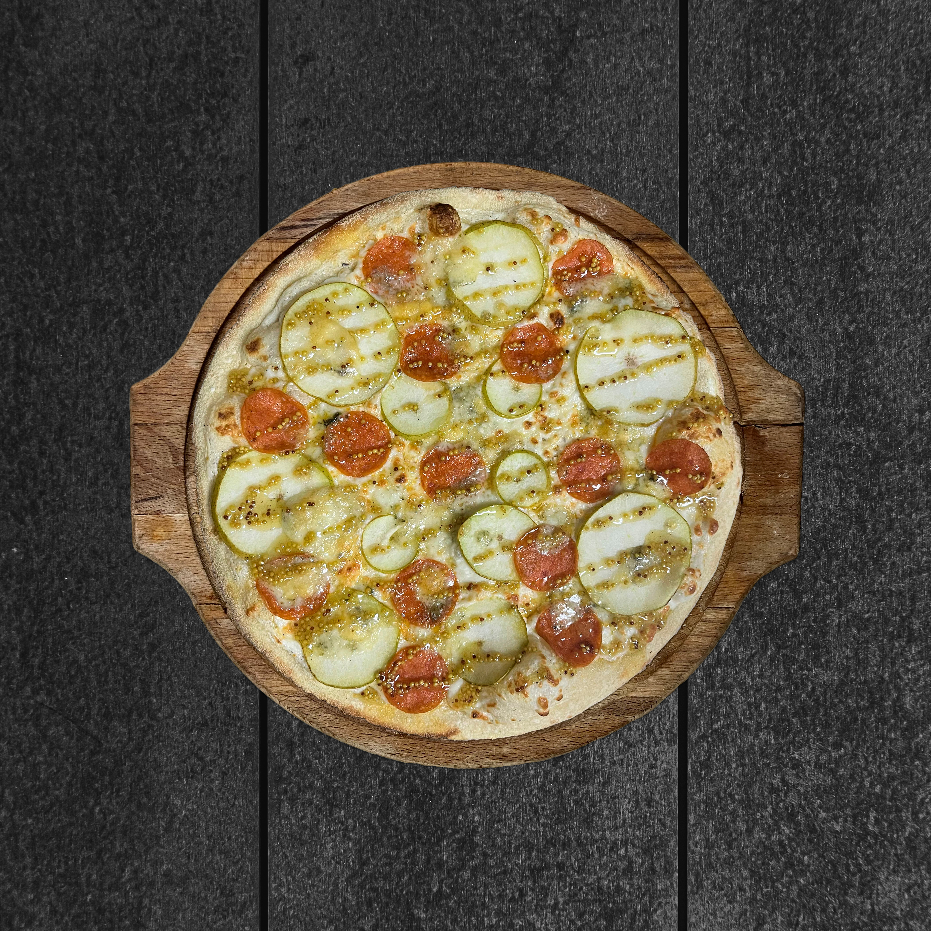 С грушей и пепперони