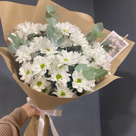 Хризантемы и эвкалипт