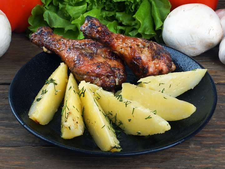 Куриные ножки с картофелем