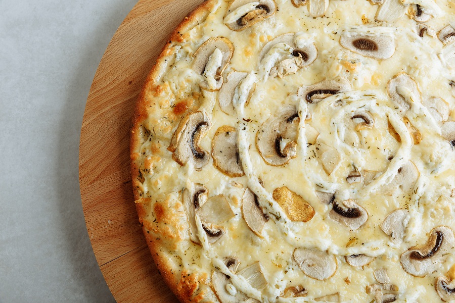 Пицца грибная 33 см 640 гр 