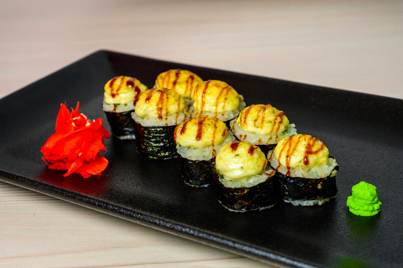 Ролл Дзен с лососем и крабом