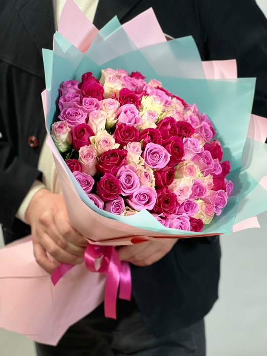 Букет 51 Роза Mix (бело-розовая, малиновая и розовая)