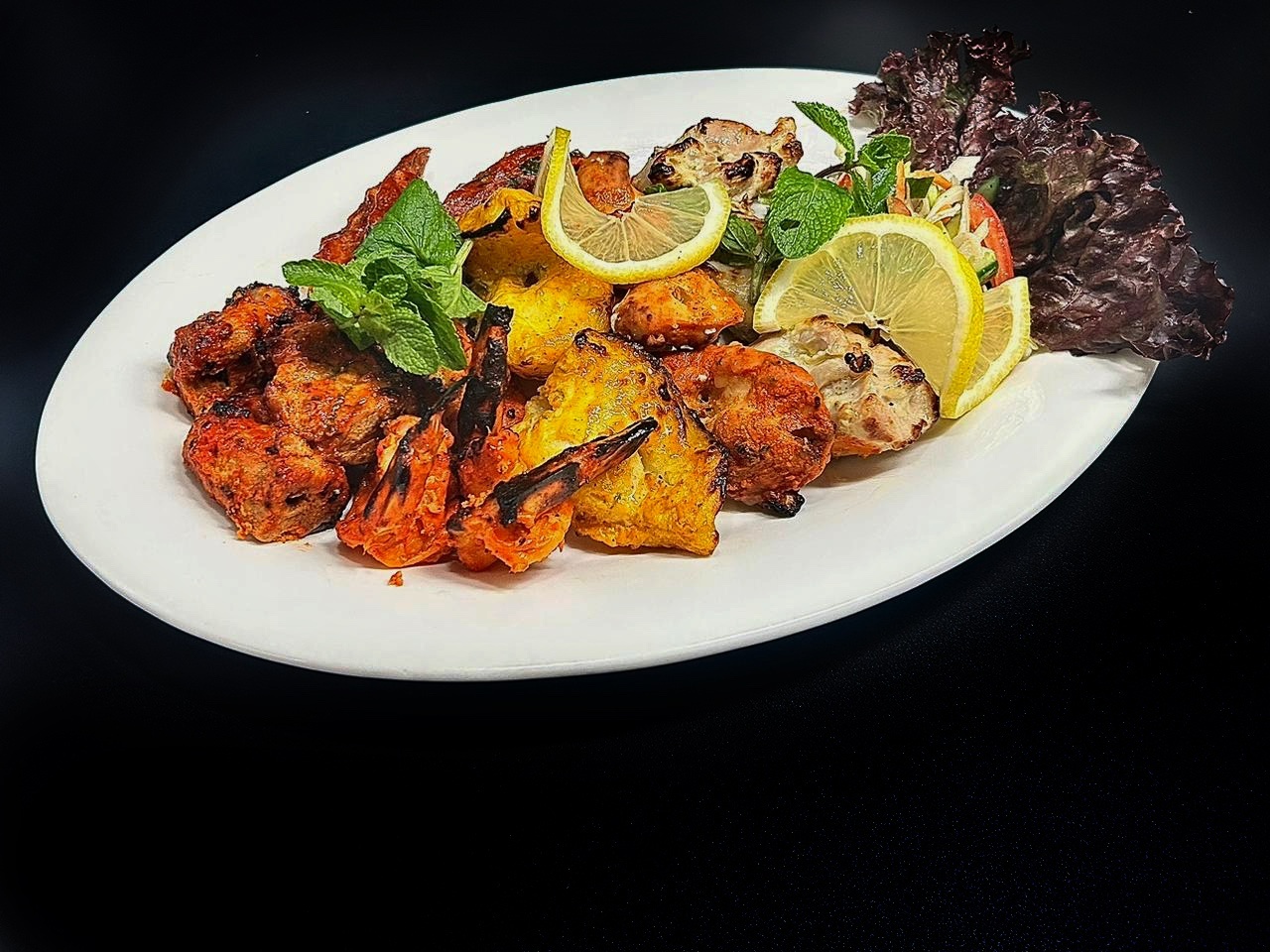 Мясное ассорти горячих закусок