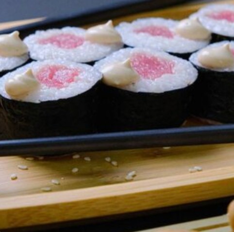 Маки с тунцом