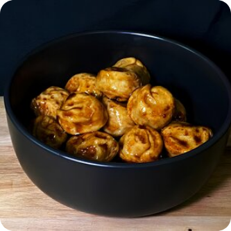 Пельмени с мраморной говядиной в азиатском остром соусе