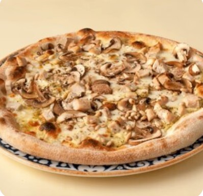 Пицца с грибами и курицей
