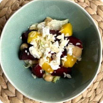 Салат с запечённой свеклой