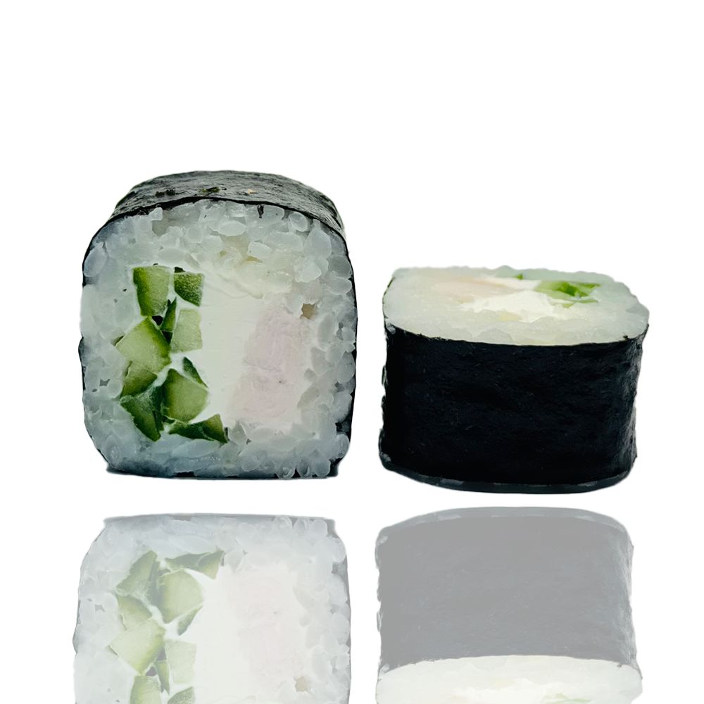 Ролл с курицей с огурцом