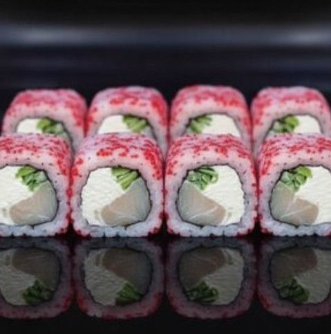 Ролл масаго, сыр, окунь и огурец