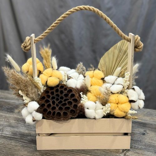 Букет из сухоцветов в деревянном ящике (с0115)