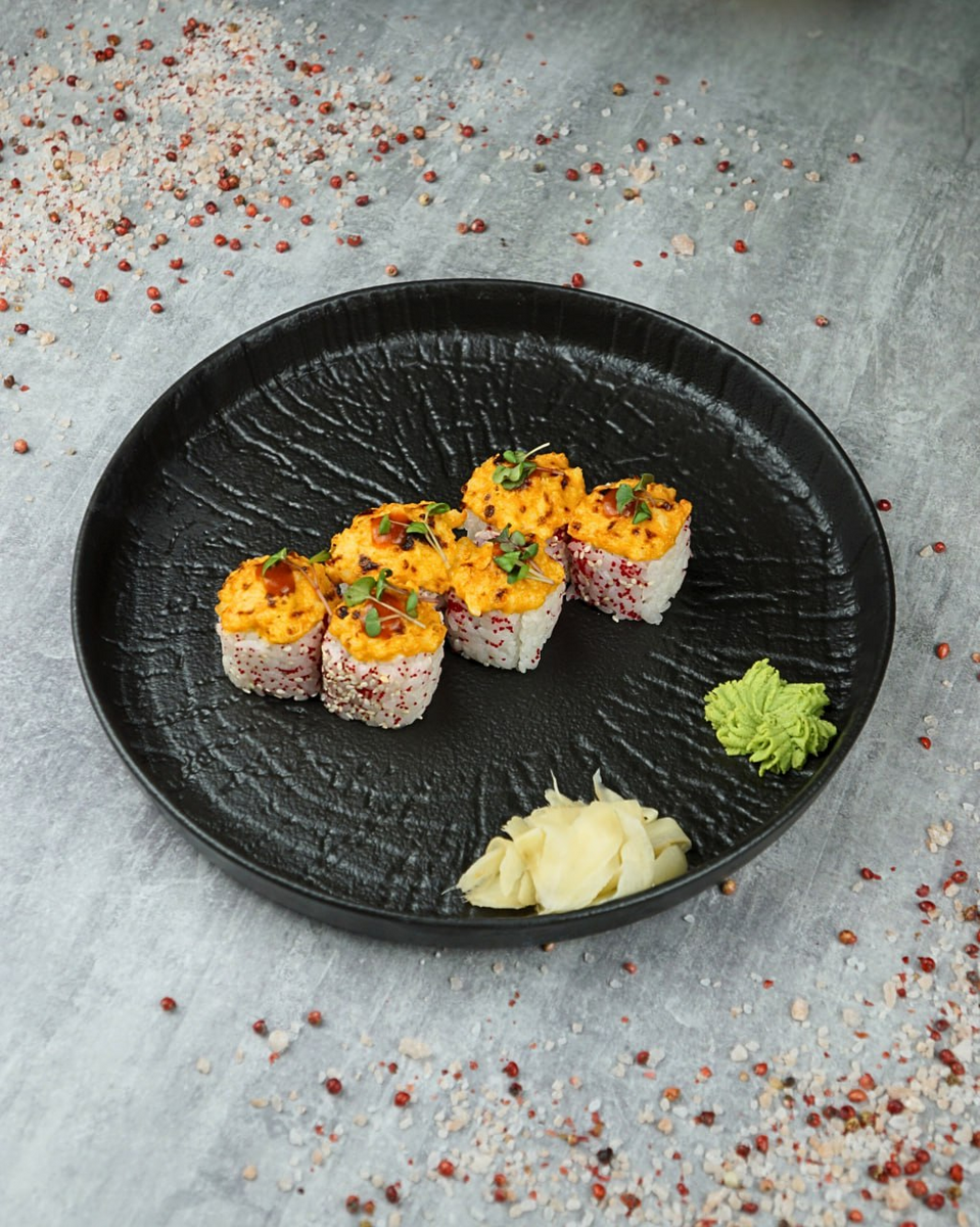 *Запеченный ролл с креветками Том Ям