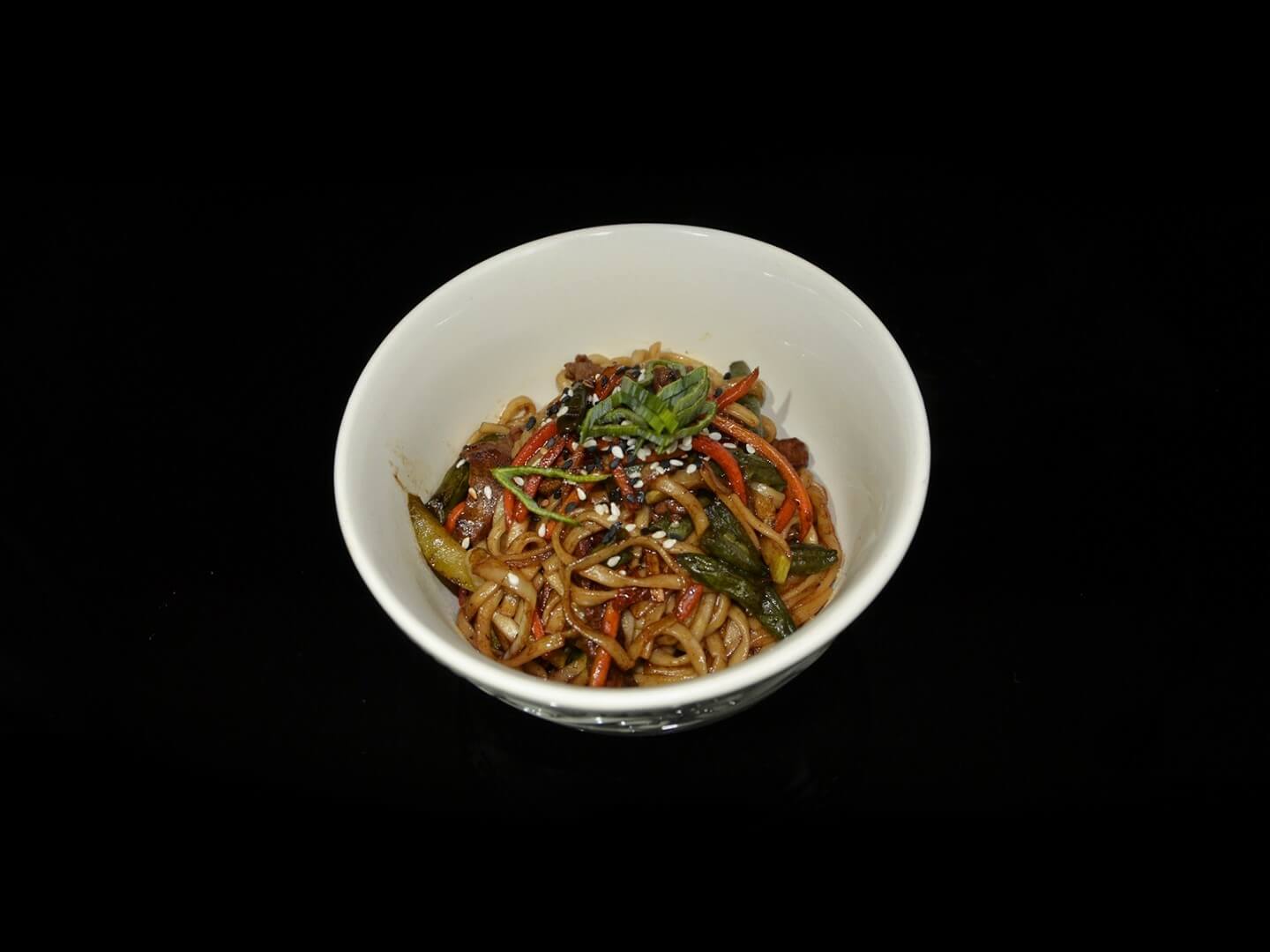 WOK c овощами (яичная лапша)