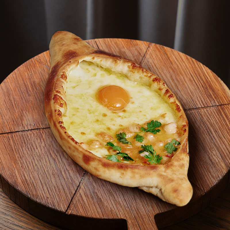 Хачапури по-аджарски с креветками