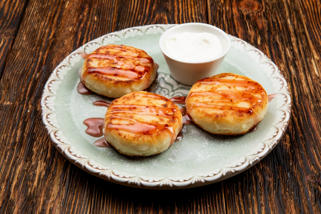 Сырники со сметаной