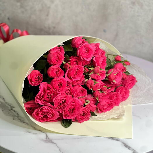 Кулек кустовых роз