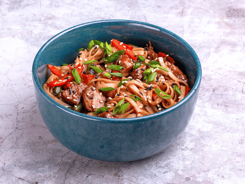 WOk Удон со свининой и стручковой фасолью