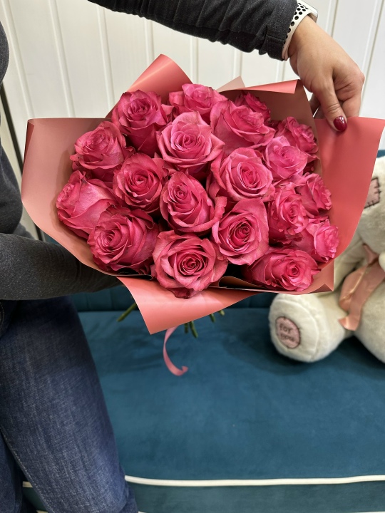 Букет из 25 розовых роз премиум класса