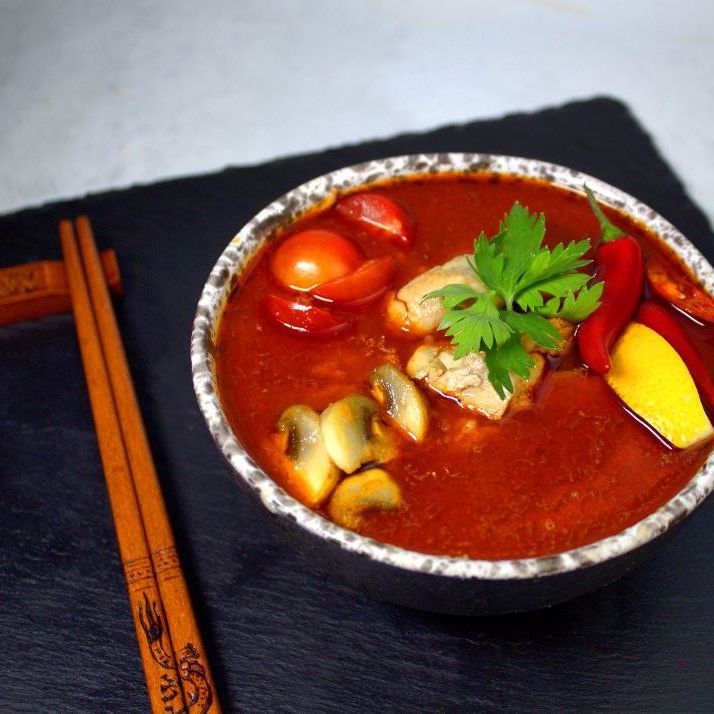 Том-ям с курицей