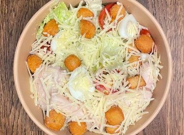 Салат цезарь с курицей