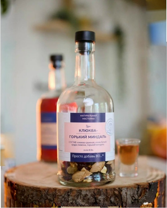 Настойка "Клюква горький миндаль"