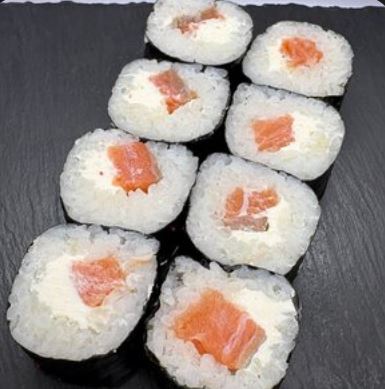 Ролл с сыром и лососем