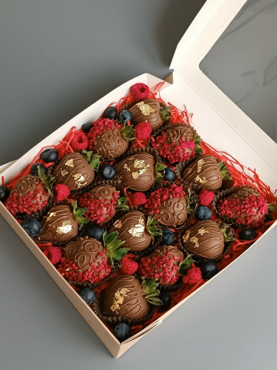 Набор 16 ягод с голубикой