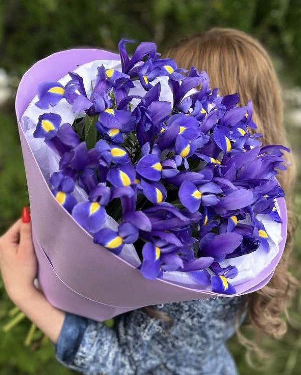 19 ярких ирисов в оформлении