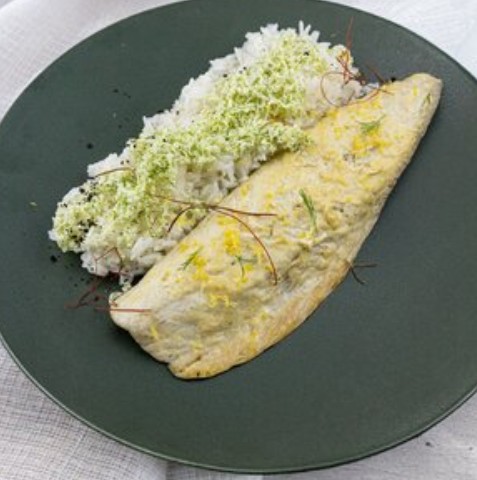 Скумбрия с рисом и сливочным маслом