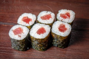 Ролл с тунцом
