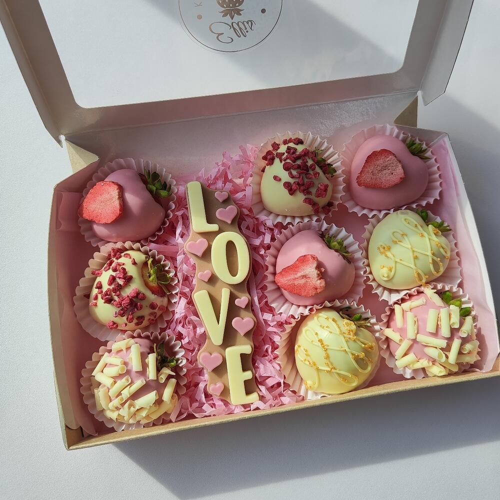 Клубника в шоколаде "Love"