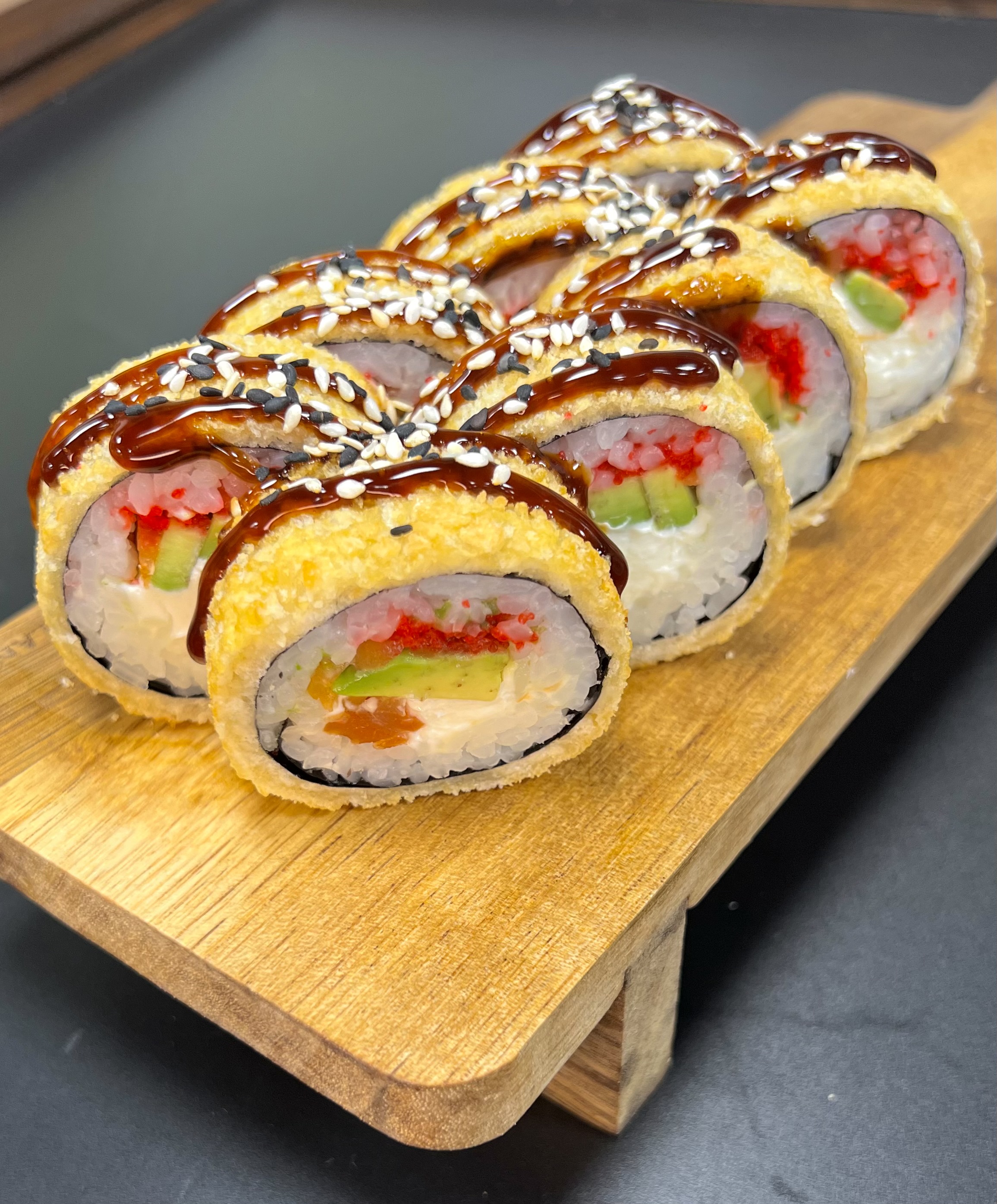 Жареный с лососем