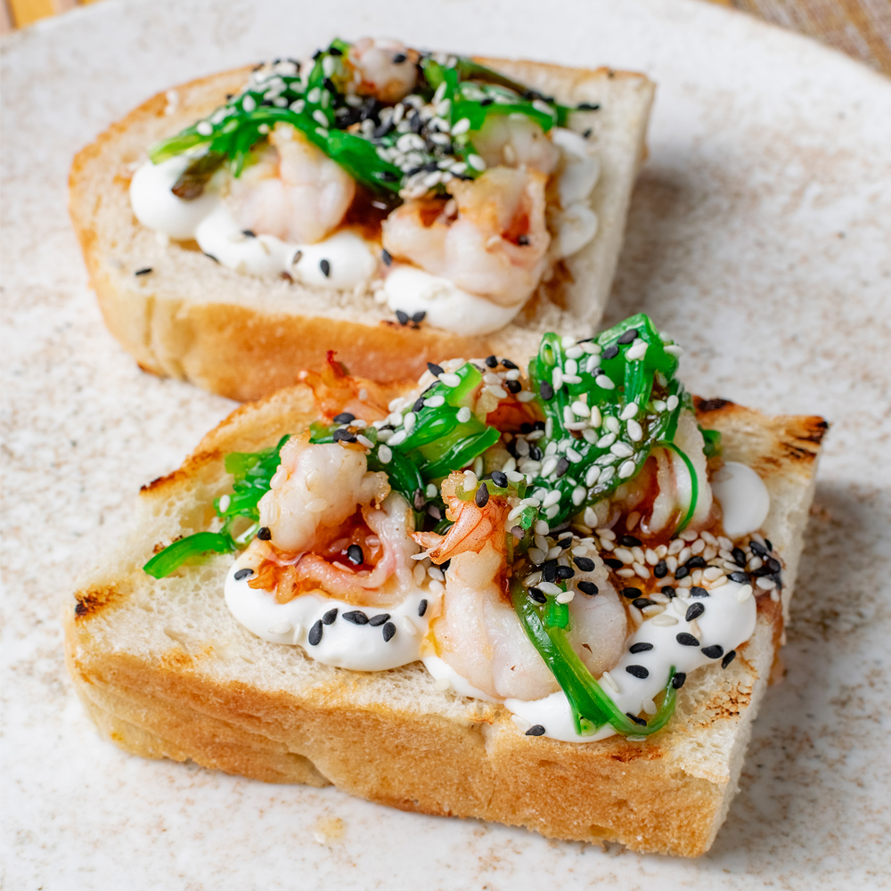 Брускетта с креветкой