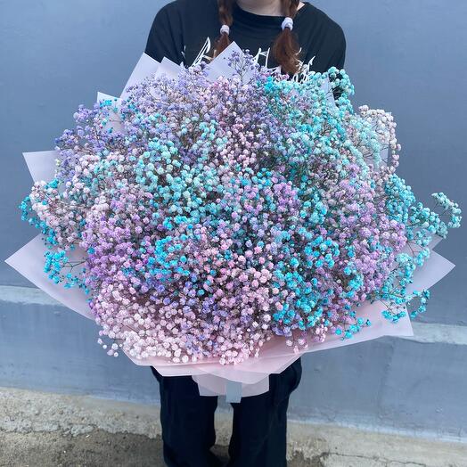 Букет из радужной гипсофилы