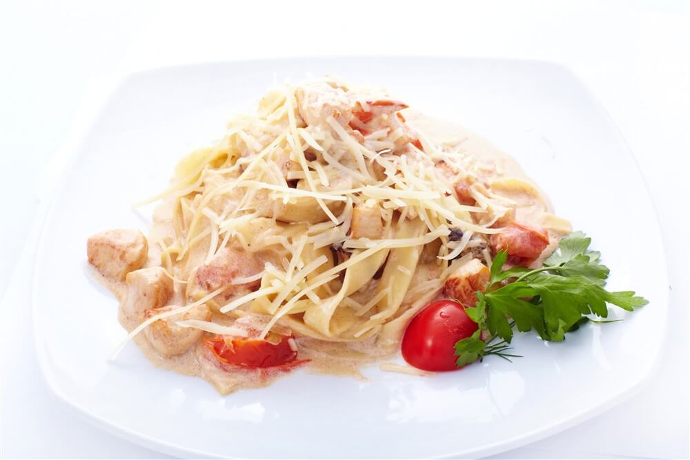 Феттучини с куриной грудкой