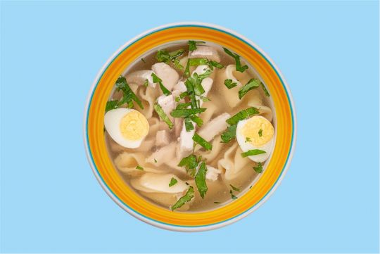Куриный бульон с клецками