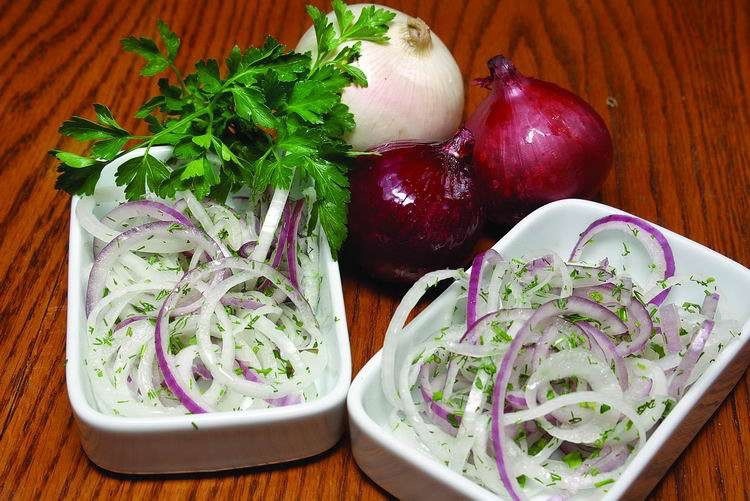 Лук маринованный