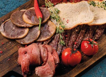 Ассорти мясных деликатесов