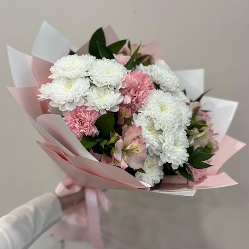 Букет цветов: хризантемы, диантусы, альстромерия (б1737)