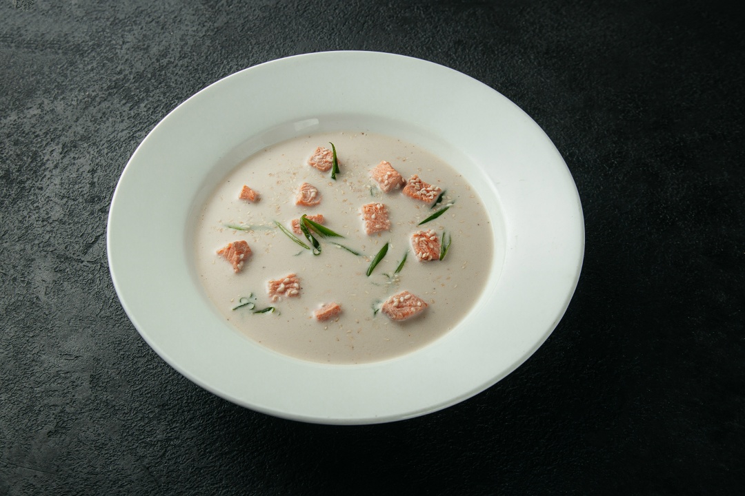 Сливочный суп с лососем