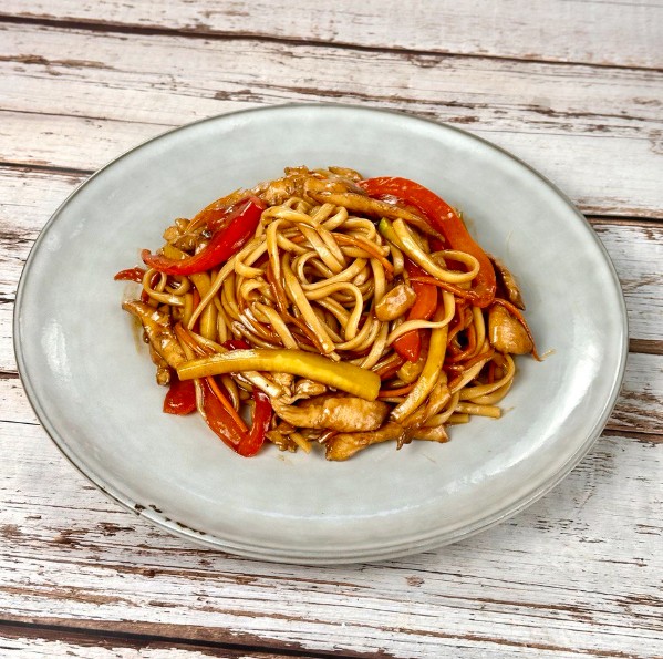 Вок с курицей