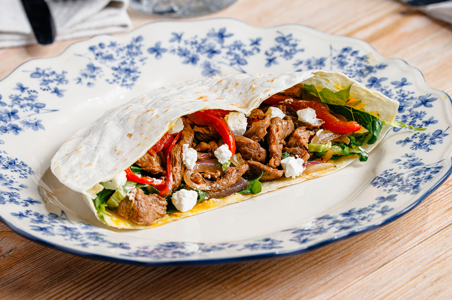 Пита с говядиной и сыром Фета