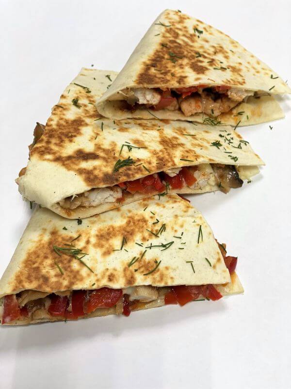 Кесадилья с курицей