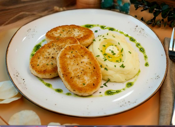 Котлеты из идейки с пюре