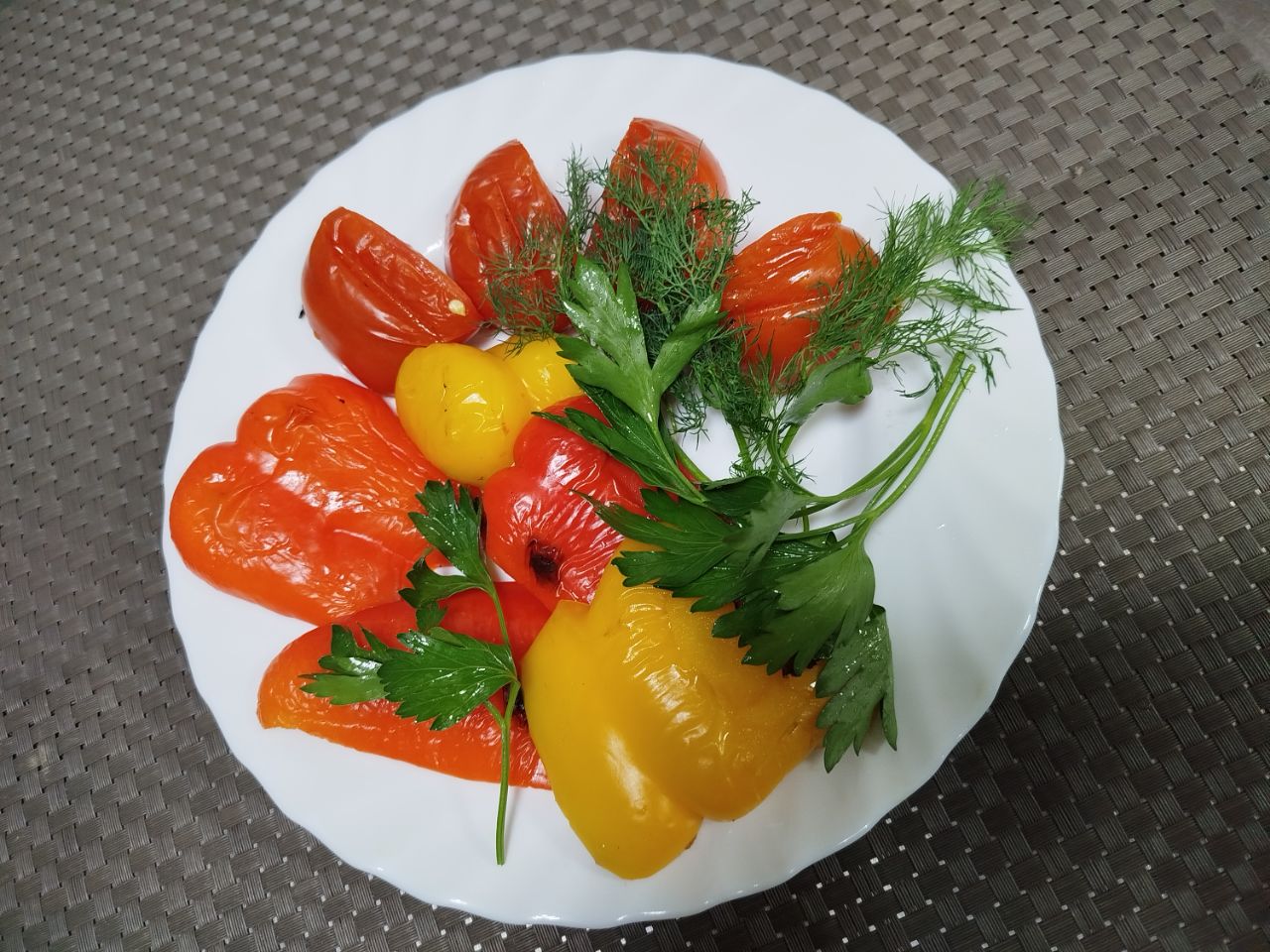 Помидоры-перец болгарский на углях