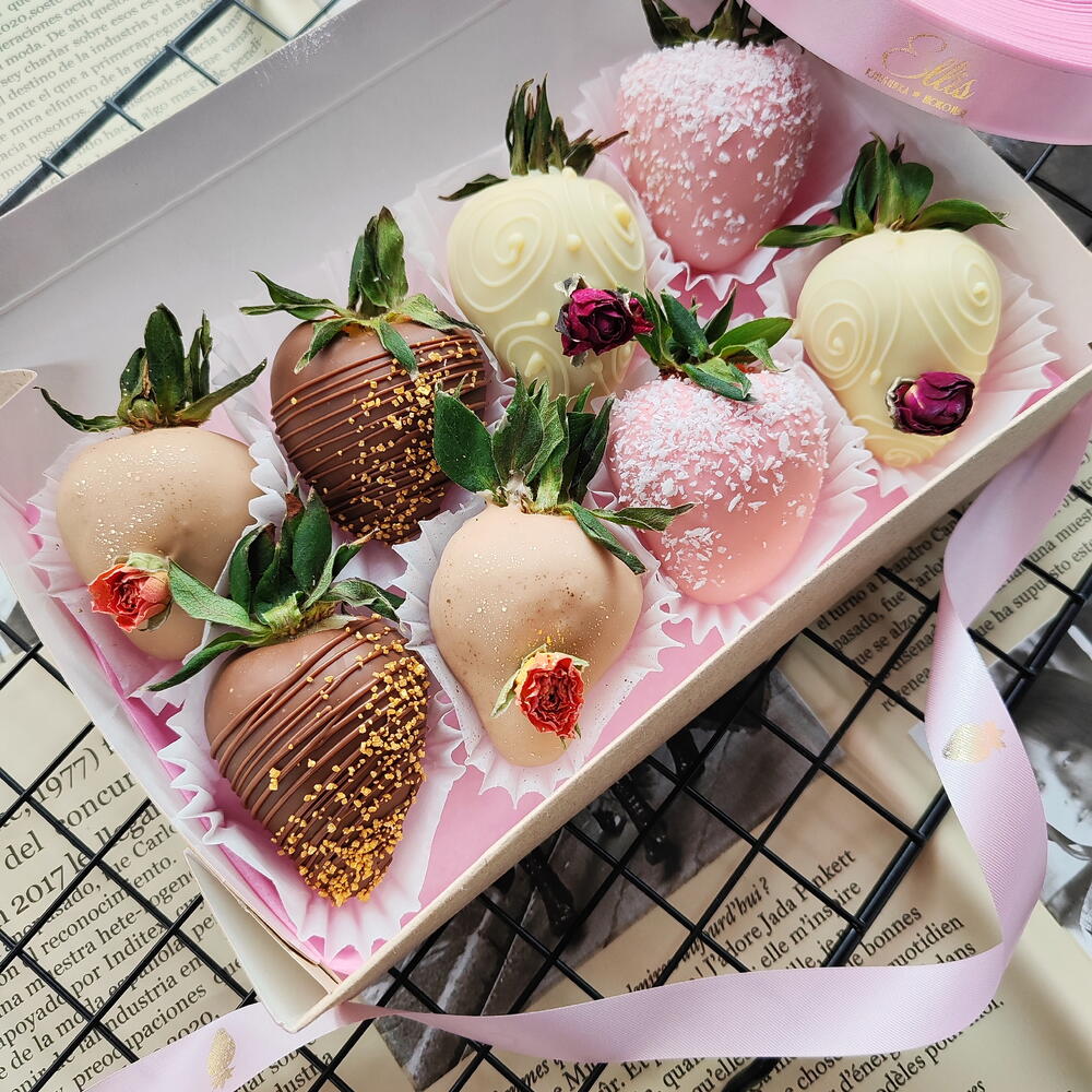 Клубника в шоколаде "Чайная роза"