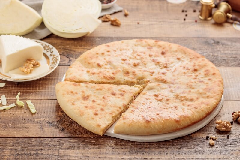 Пирог с капустой, сыром и орехами 1000 г