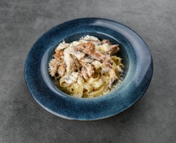 Фетучини с курицей и грибами